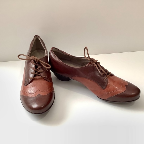 Naturalizer Hampshire Two Tone Brogues - Picture 2 of 10
